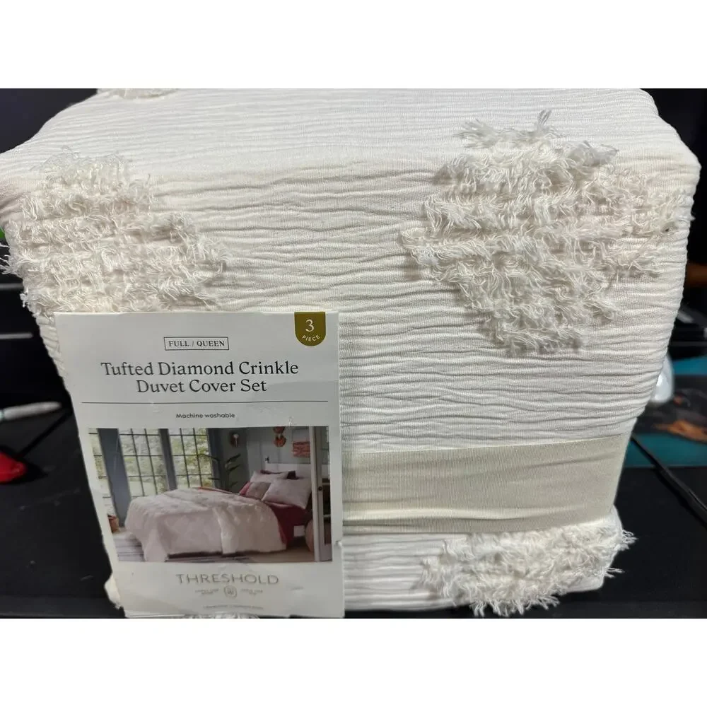 NWT Threshold Full/Queen Tufted Diamond Crinkle Duvet Cover and Sham Set Ivory